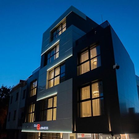 Family Hotel Business Club Шумен Экстерьер фото