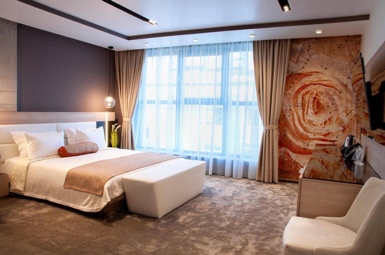 Family Hotel Business Club Шумен Экстерьер фото