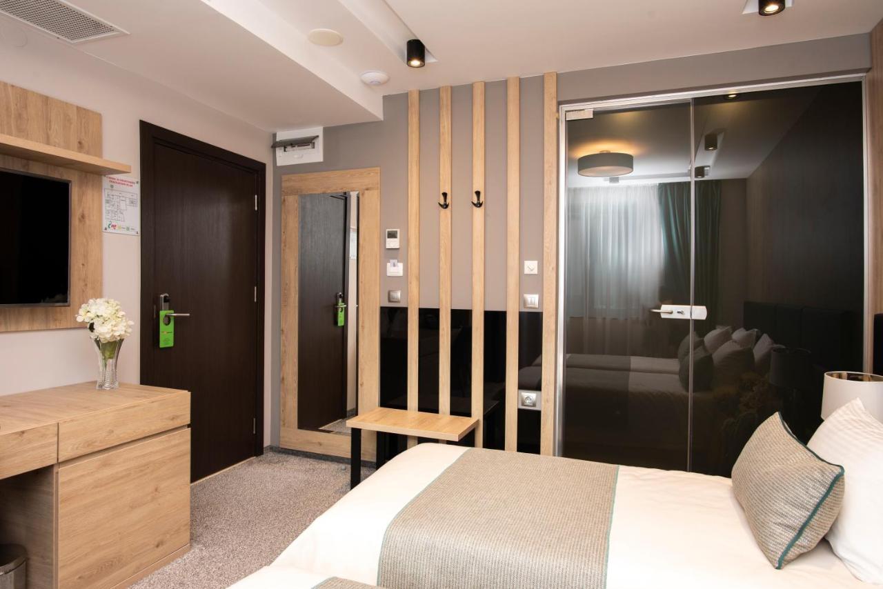 Family Hotel Business Club Шумен Экстерьер фото