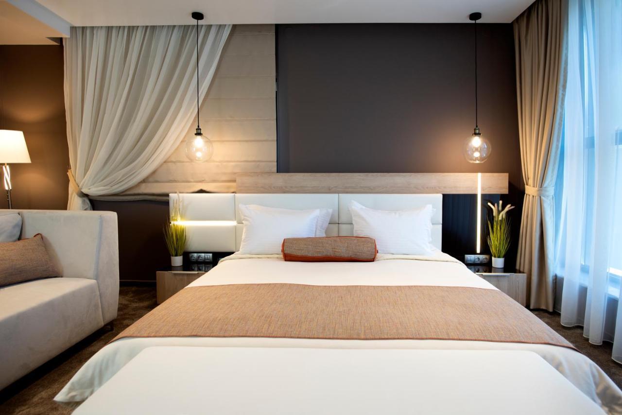 Family Hotel Business Club Шумен Экстерьер фото