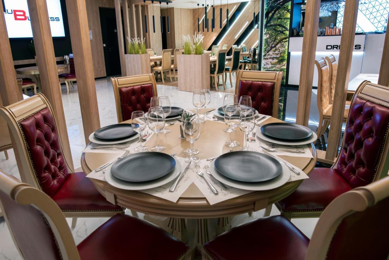 Family Hotel Business Club Шумен Экстерьер фото