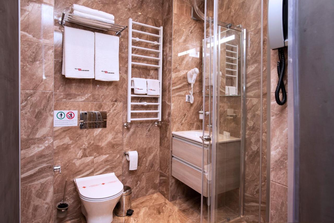 Family Hotel Business Club Шумен Экстерьер фото
